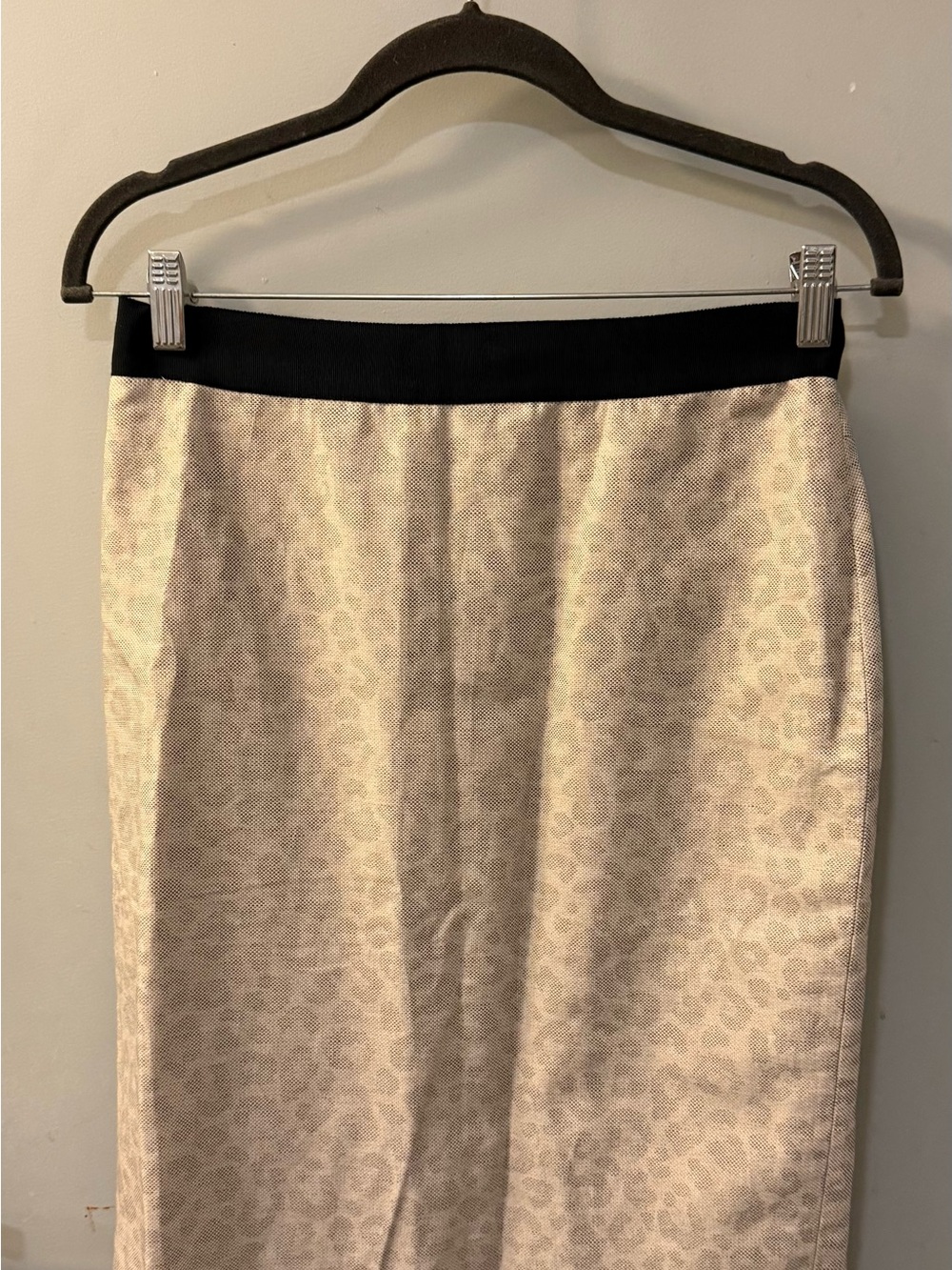 Ann Taylor NWT Pencil Skirt Size 4 Beige Animal Print Jacquard Linen Blend MIDI - Picture 2 of 5